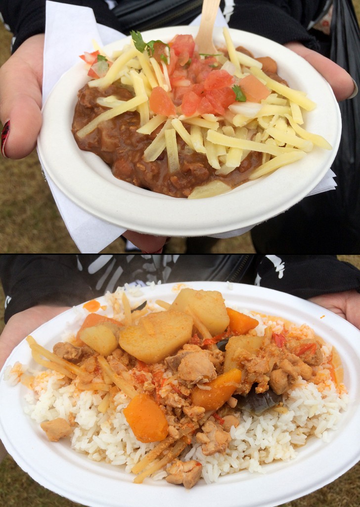 この日の”フェスめし“　チリライス（上）とタイ・チキンカレー（下）（どちらも美味！）